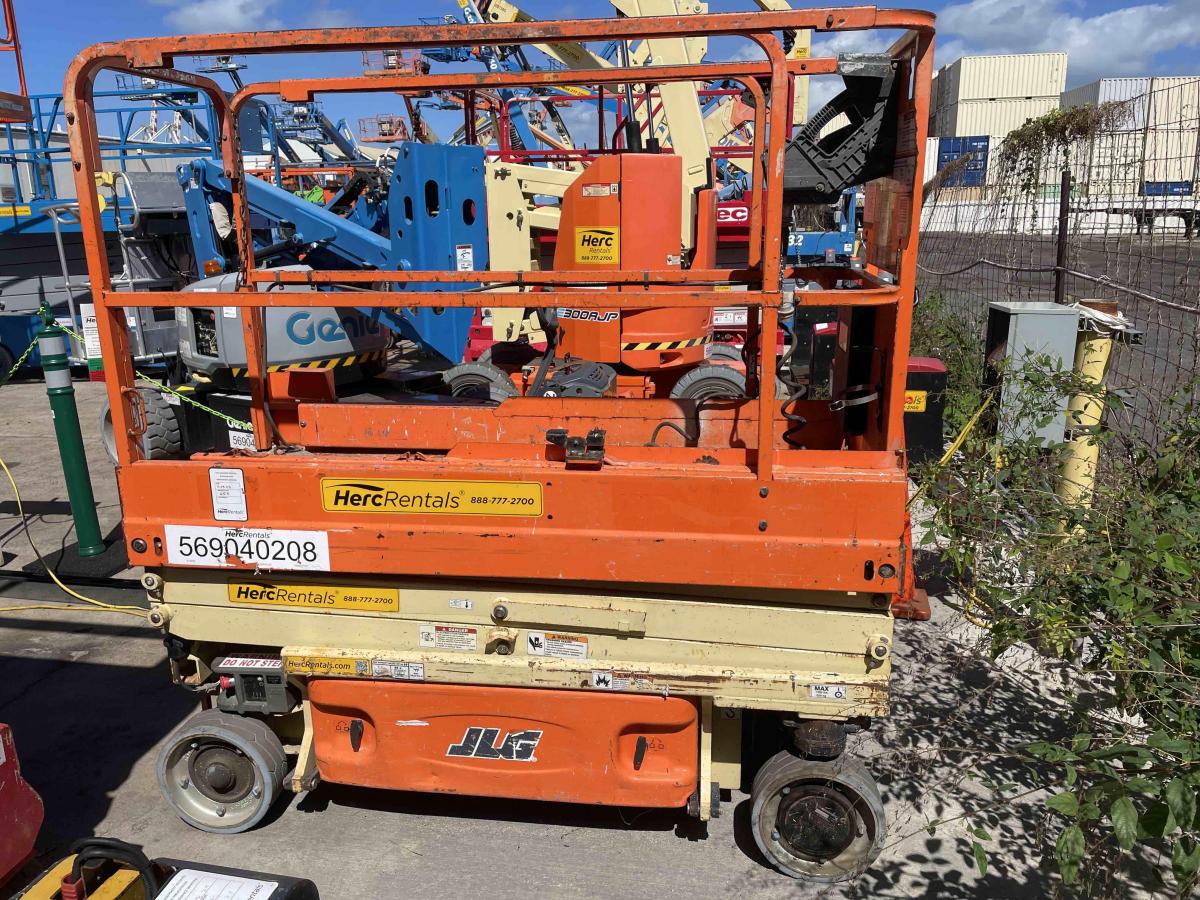2015 JLG 1930ES