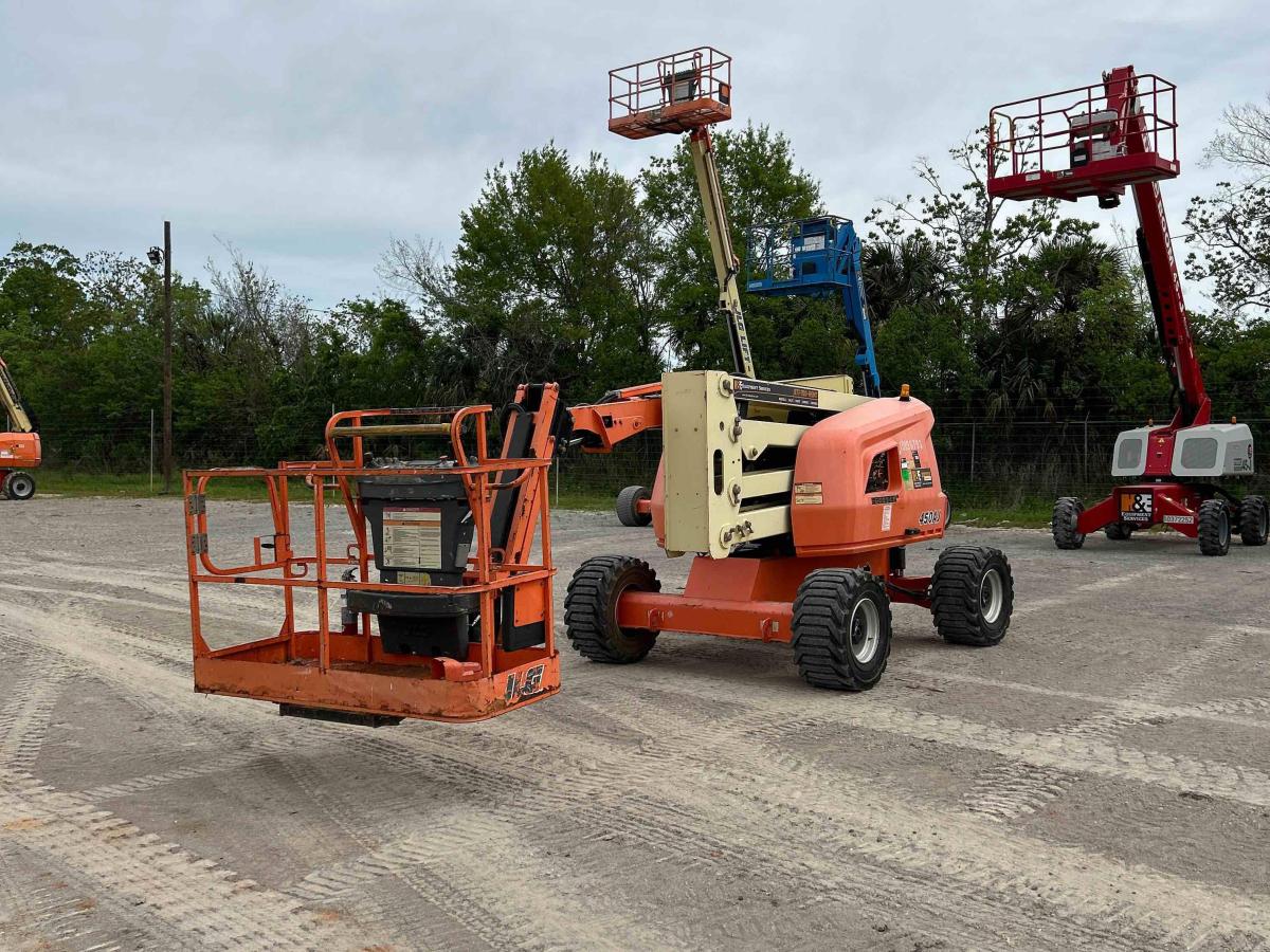 2016 JLG 450AJ