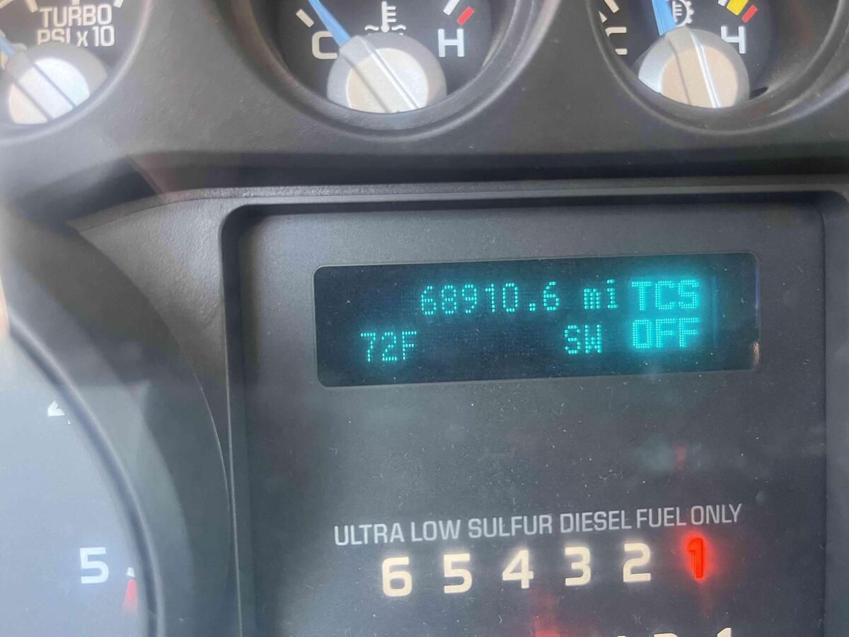 2015 Ford F550-5