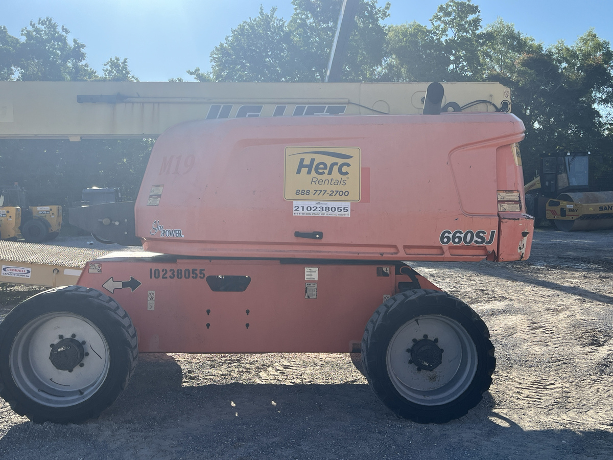 2018 JLG 660SJ-16