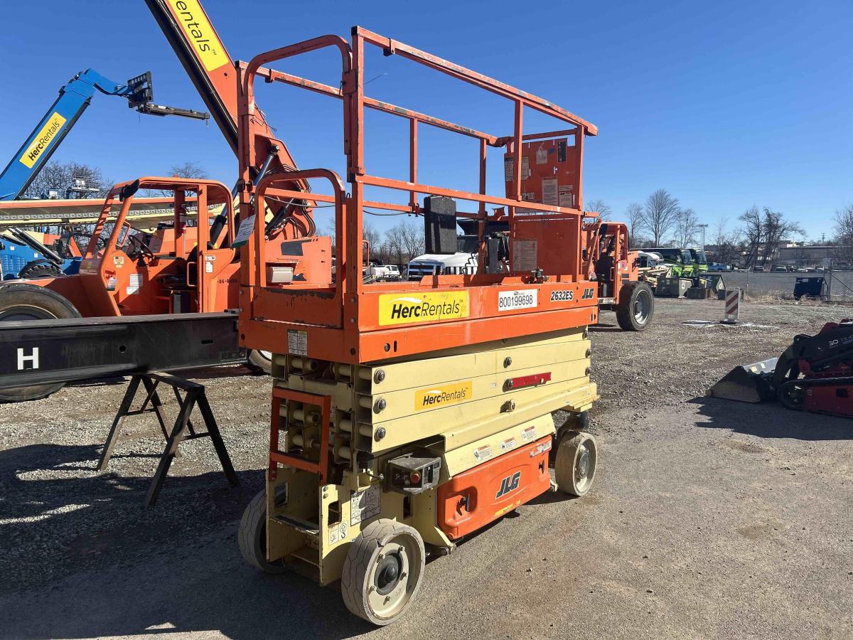 2018 JLG 2632ES