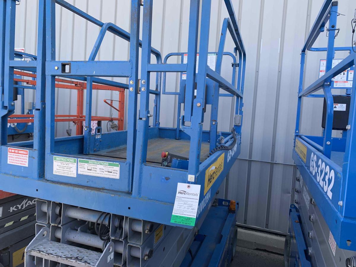 2014 Genie GS-3246