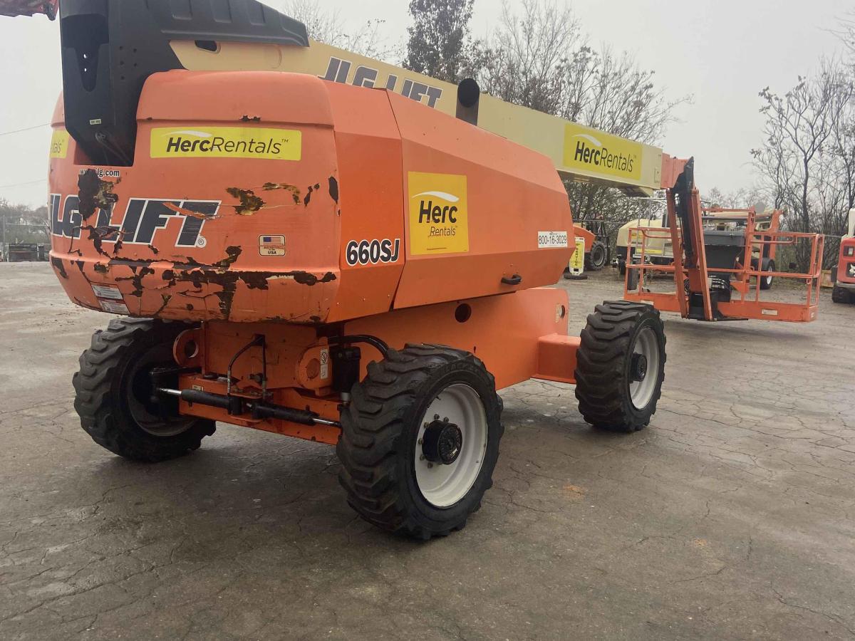 2017 JLG 660SJ