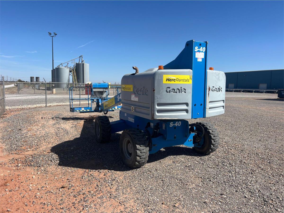 2018 Genie S-40