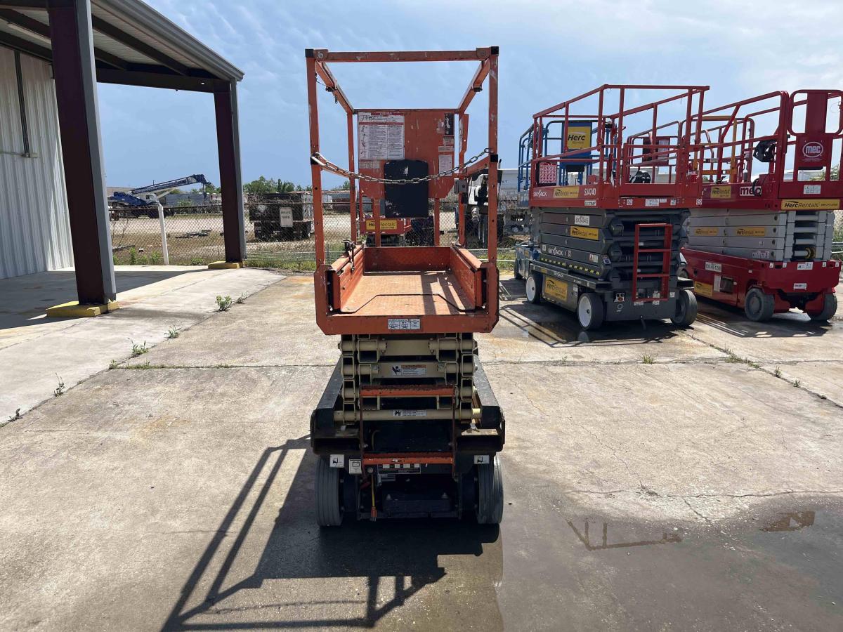 2018 JLG 1932R