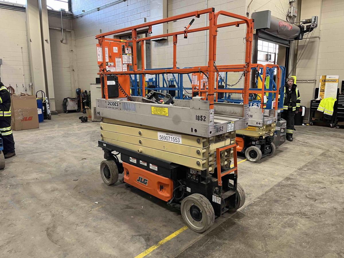 2013 JLG 2630ES
