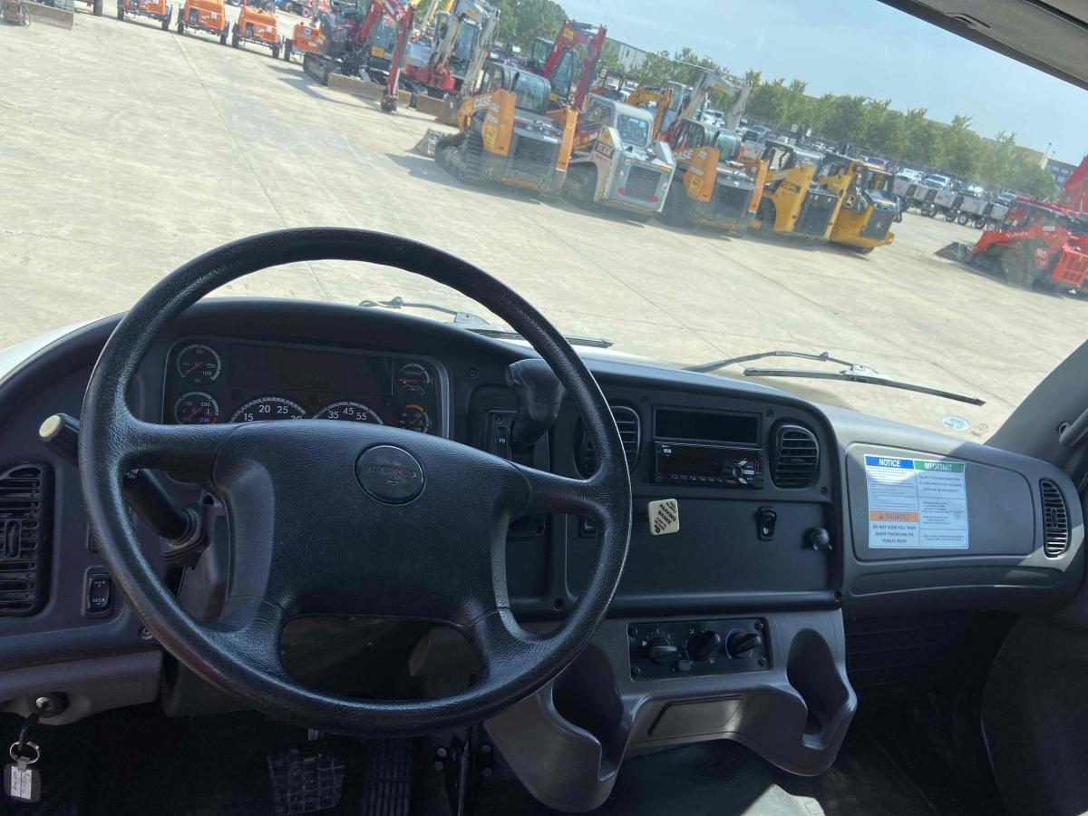 2019 Freightliner M2106-7