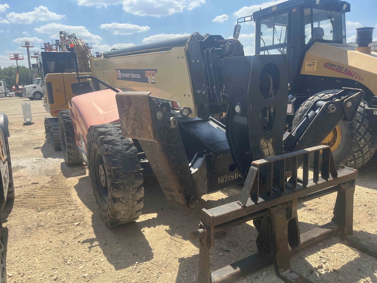 2017 JLG 1055-3