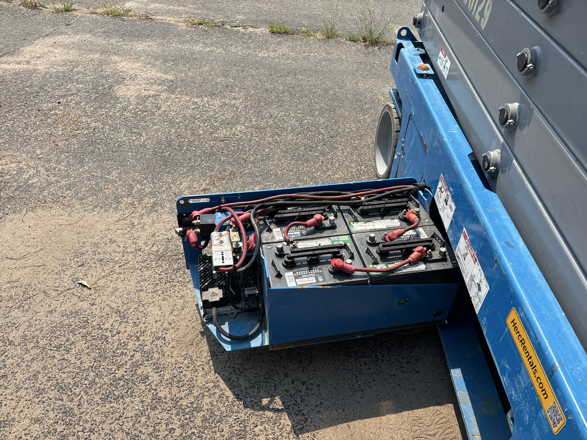 2018 Genie GS-3232-8