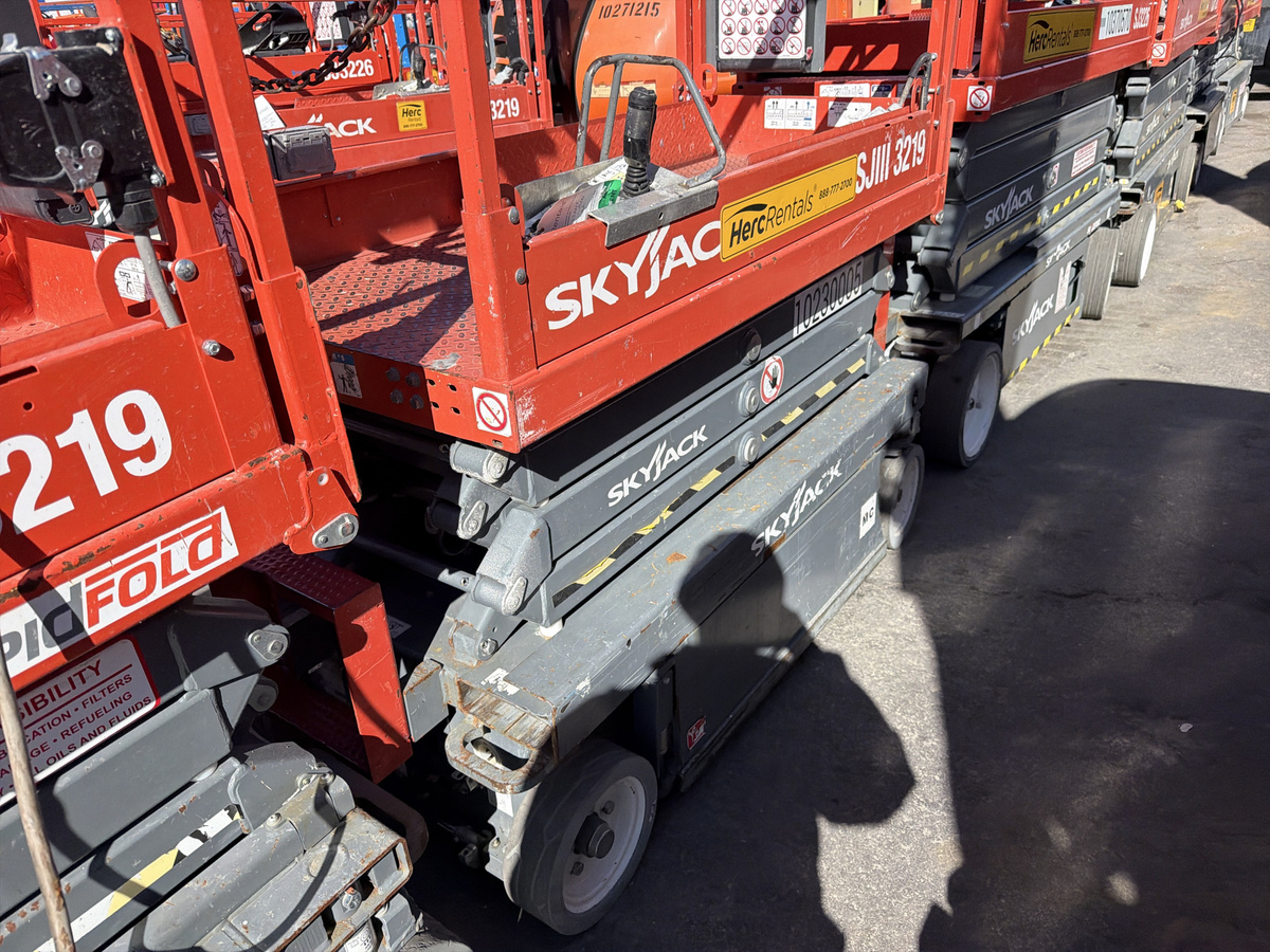 2017 Skyjack SJ3219-4
