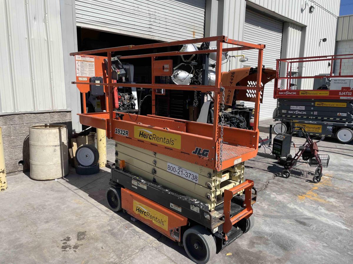 2018 JLG 1932R