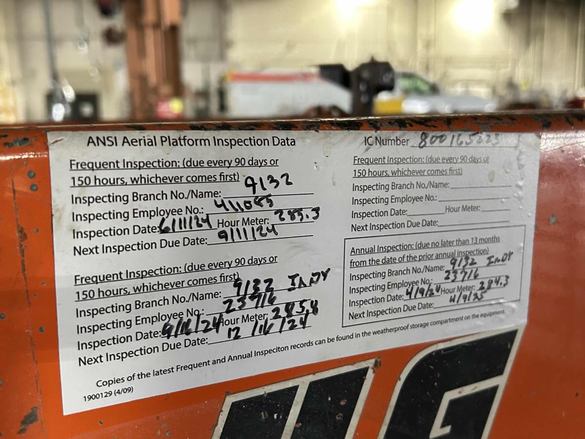 2017 JLG 1932R