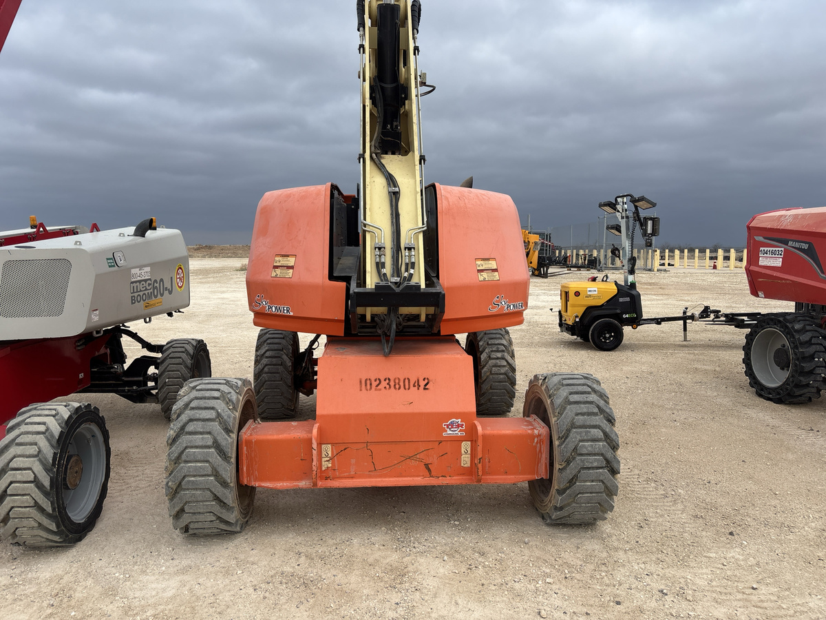 2018 JLG 660SJ
