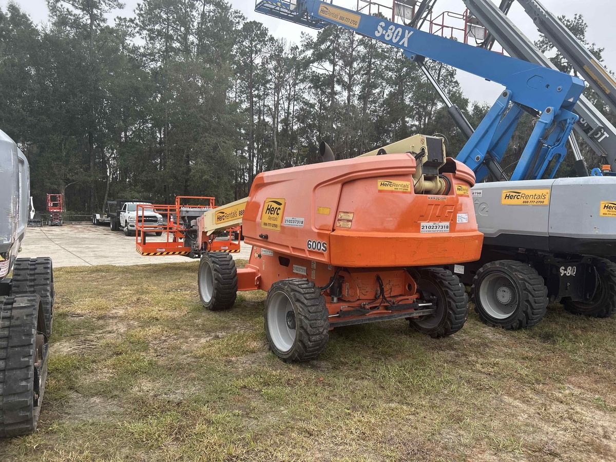 2018 JLG 600S-7