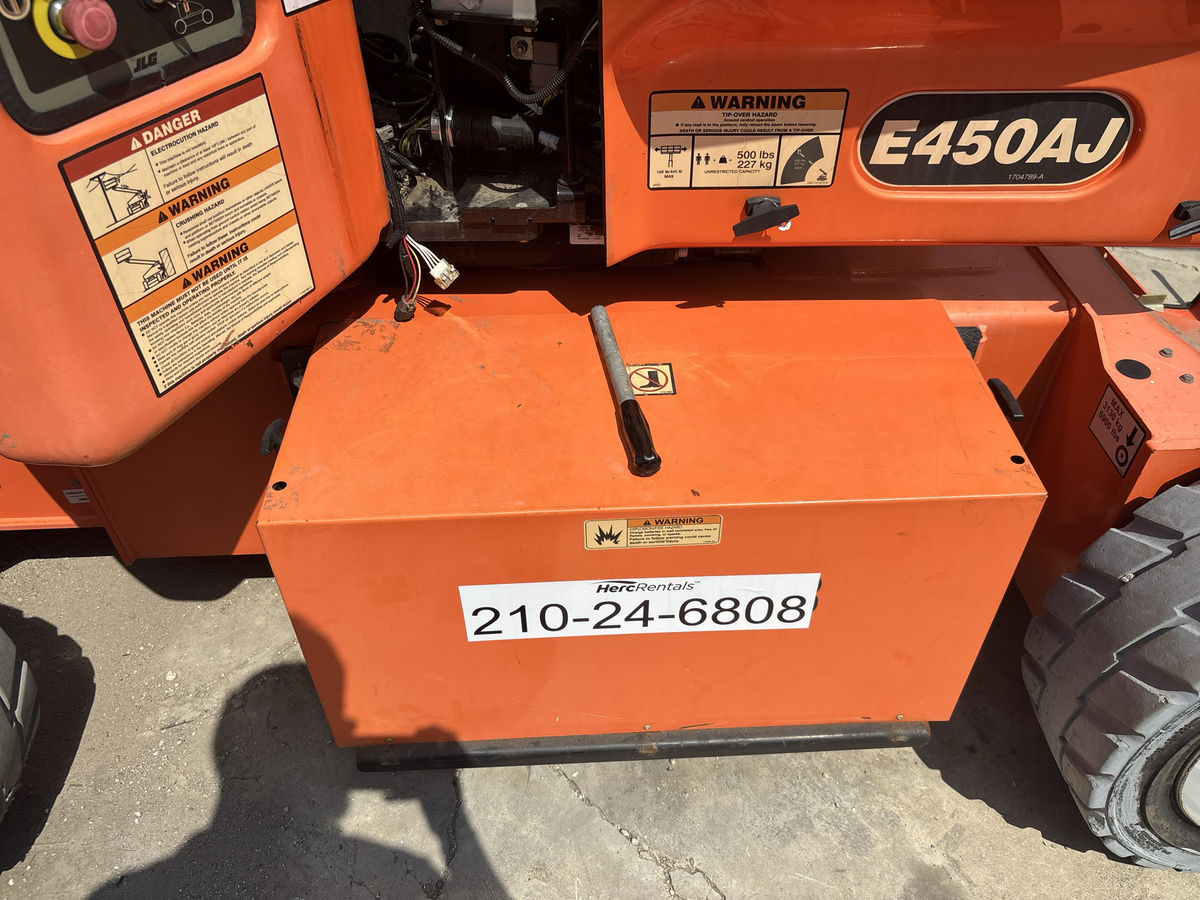 2018 JLG E450AJ-5