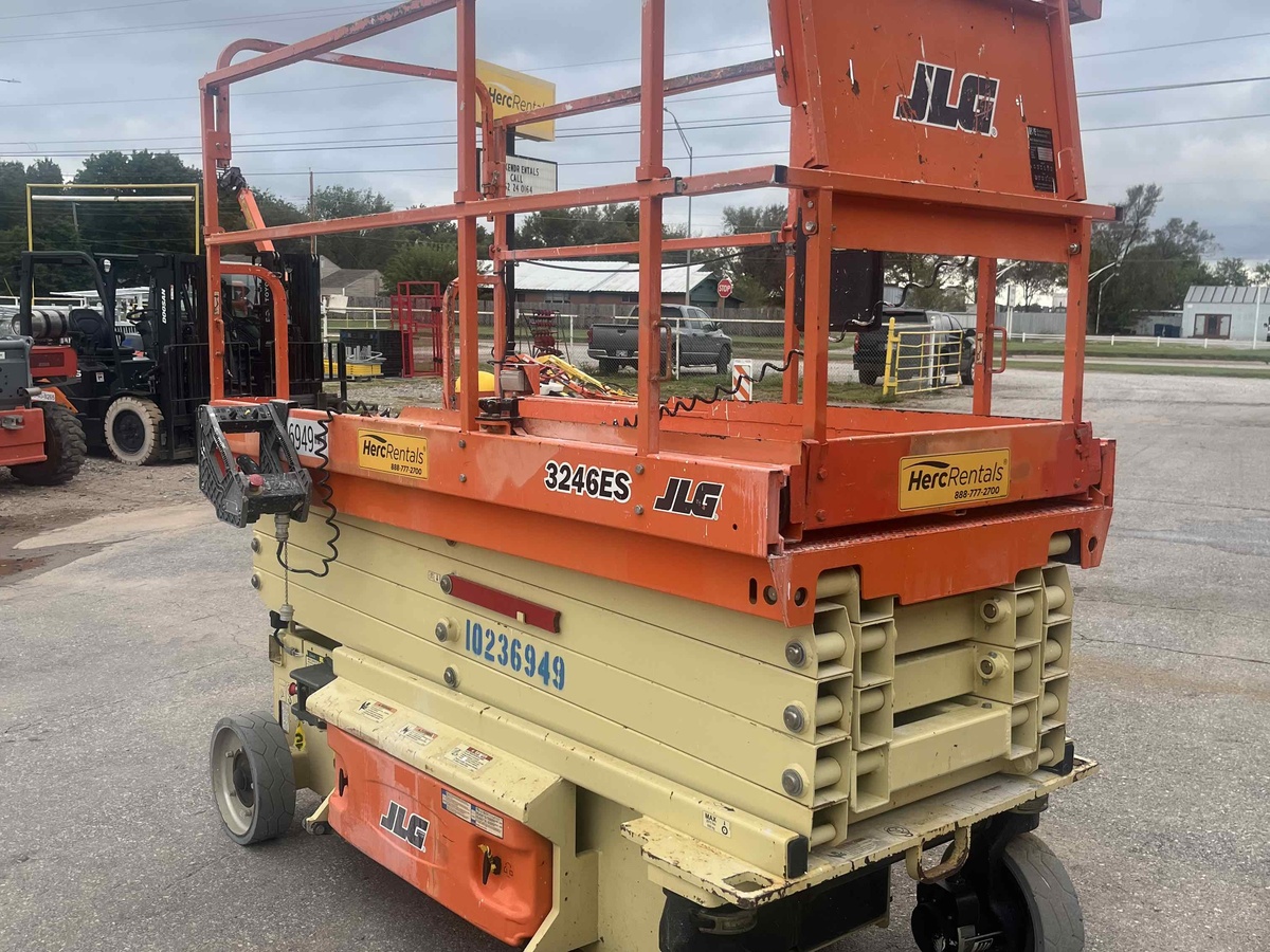 2018 JLG 3246ES-6