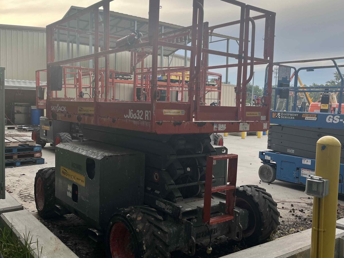 2018 Skyjack SJ-6832RT-10
