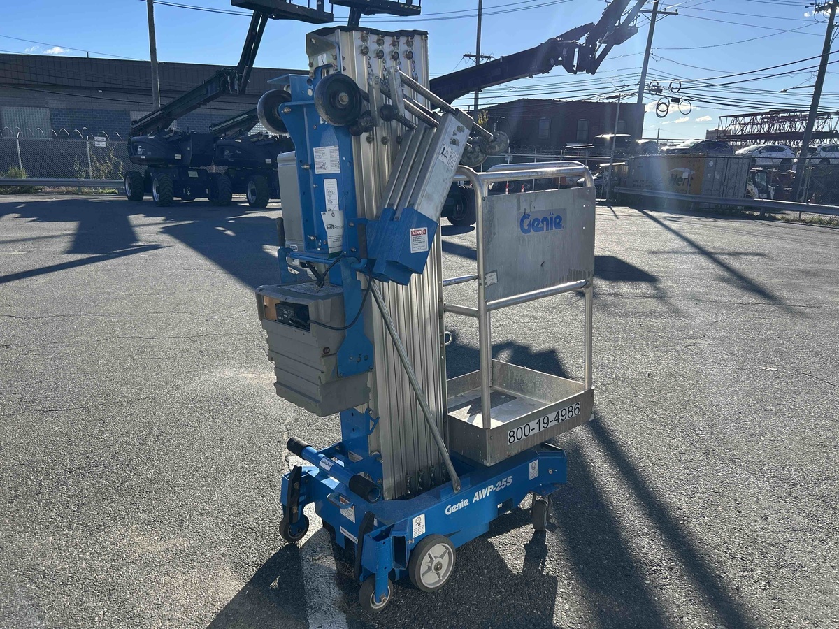 2018 Genie AWP-25S-3
