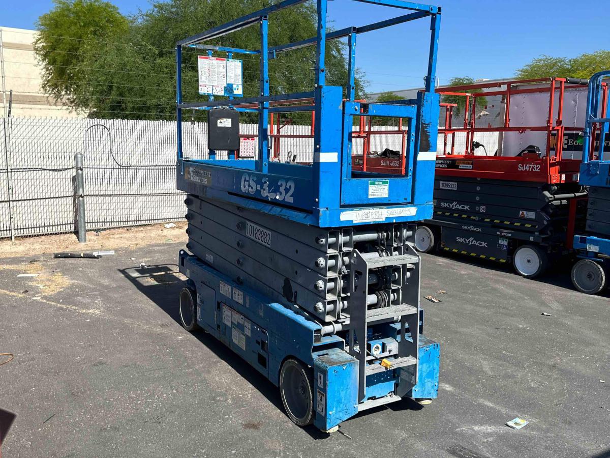 2016 Genie GS-3232