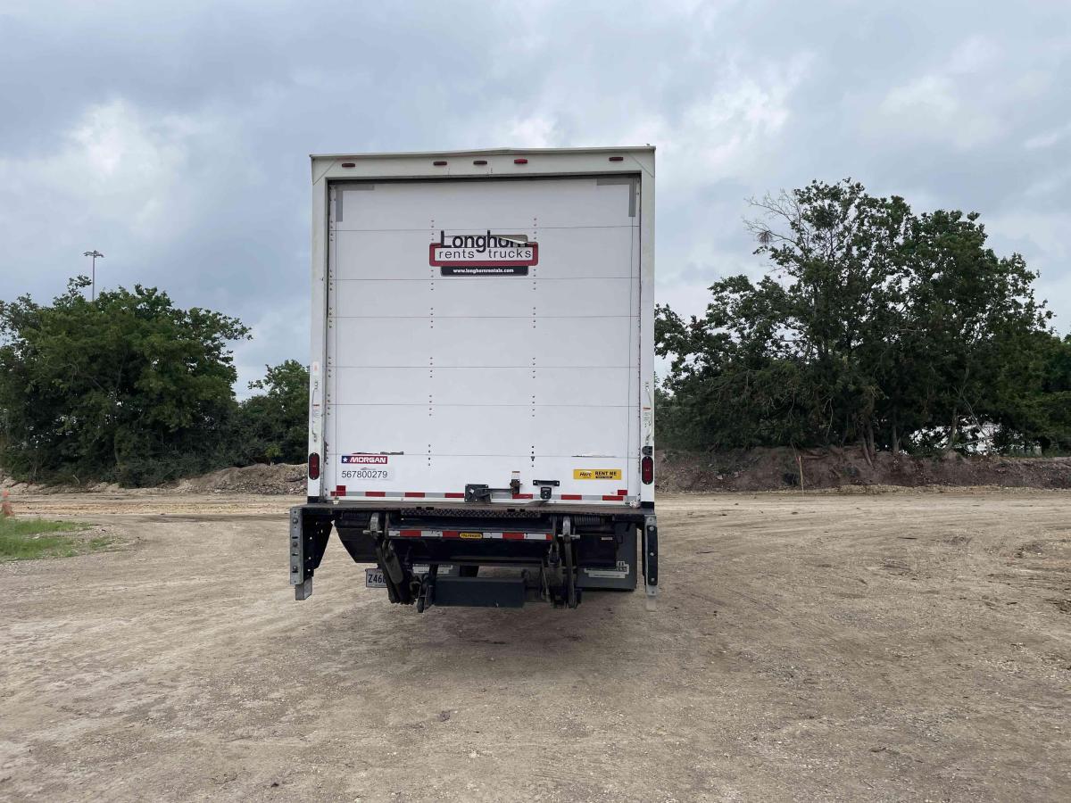 2019 Freightliner M2106