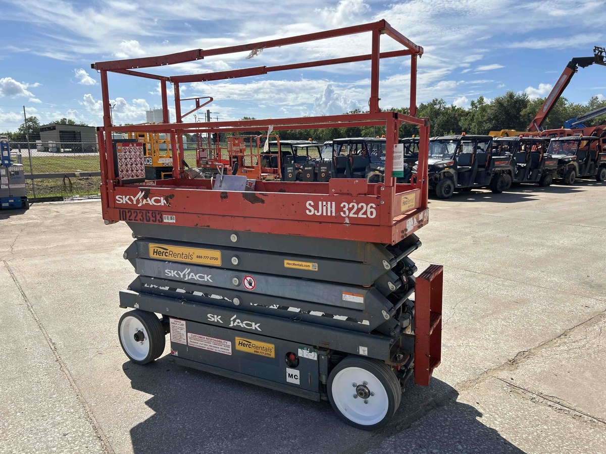 2017 Skyjack SJ3226-4