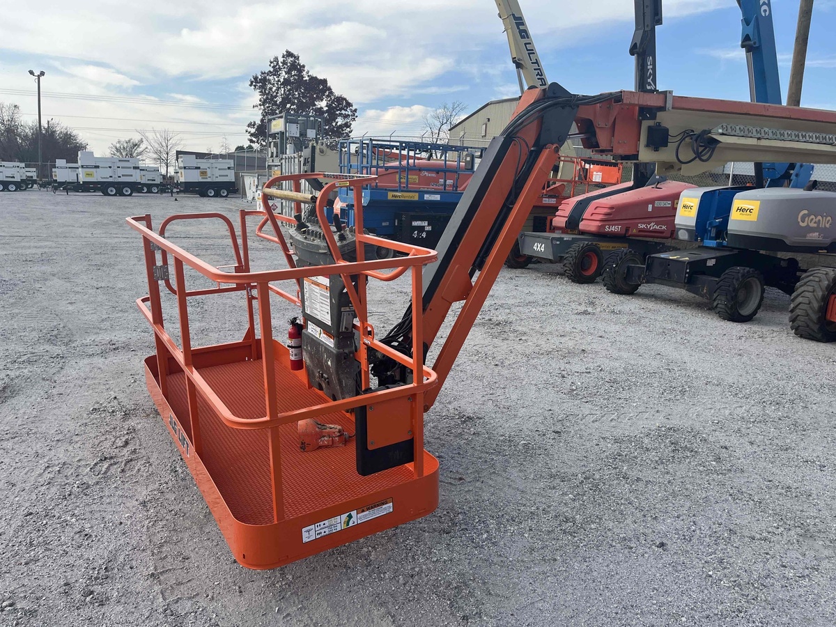 2018 JLG 860SJ-10