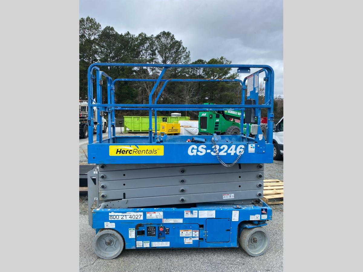 2018 Genie GS-3246