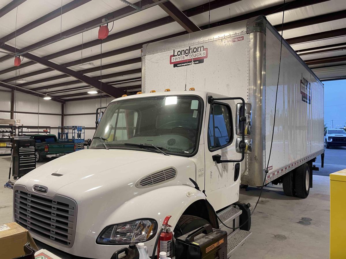 2021 Freightliner M2106