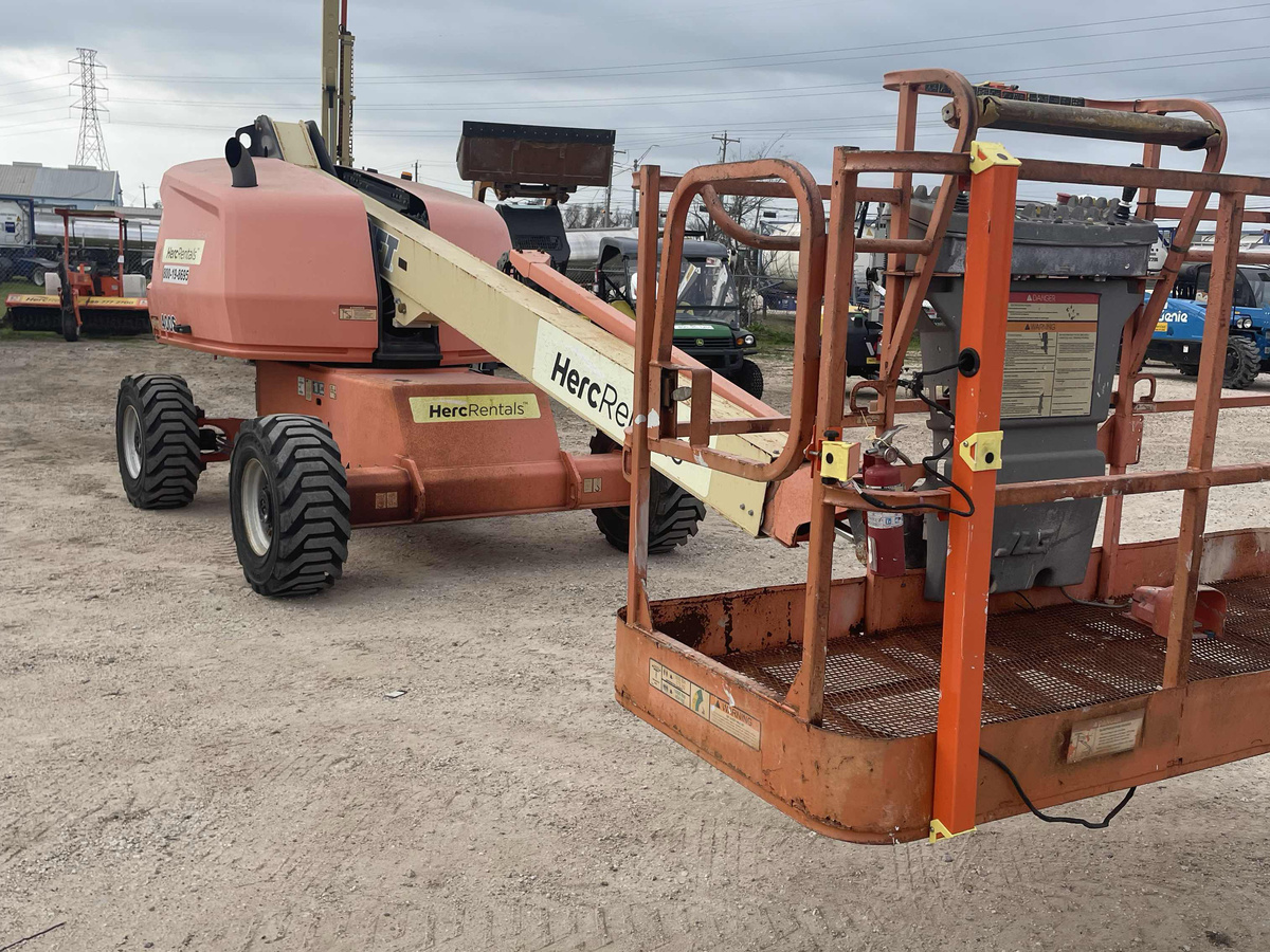 2018 JLG 400S