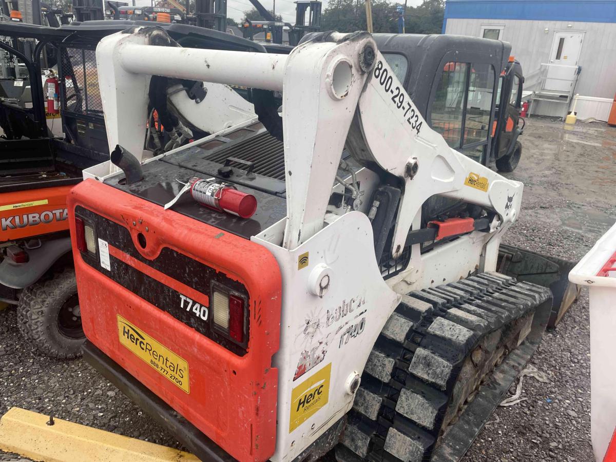 2021 Bobcat T740