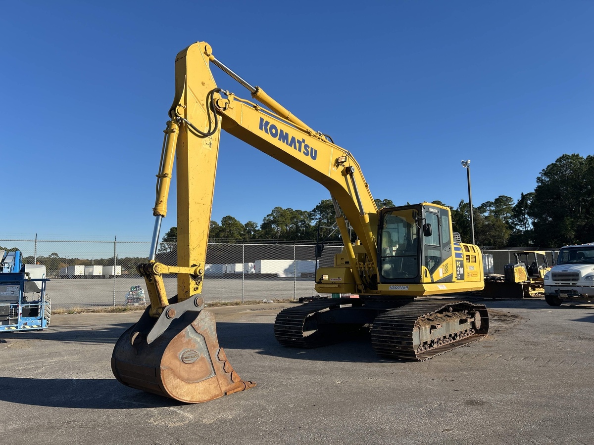 2021 Komatsu PC210LC-11