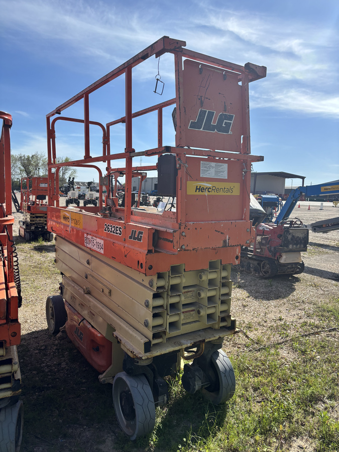 2017 JLG 2632ES-6