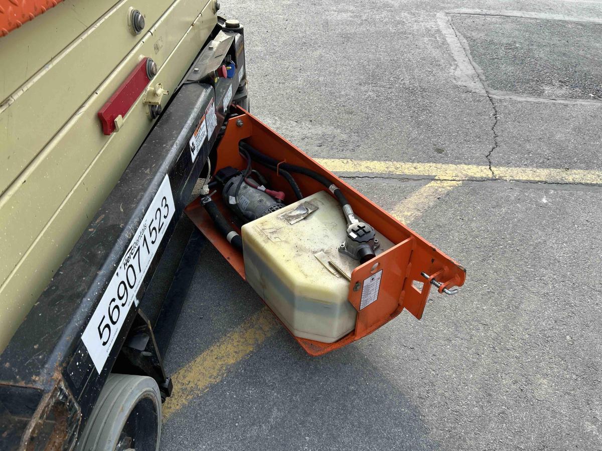 2018 JLG 1932R