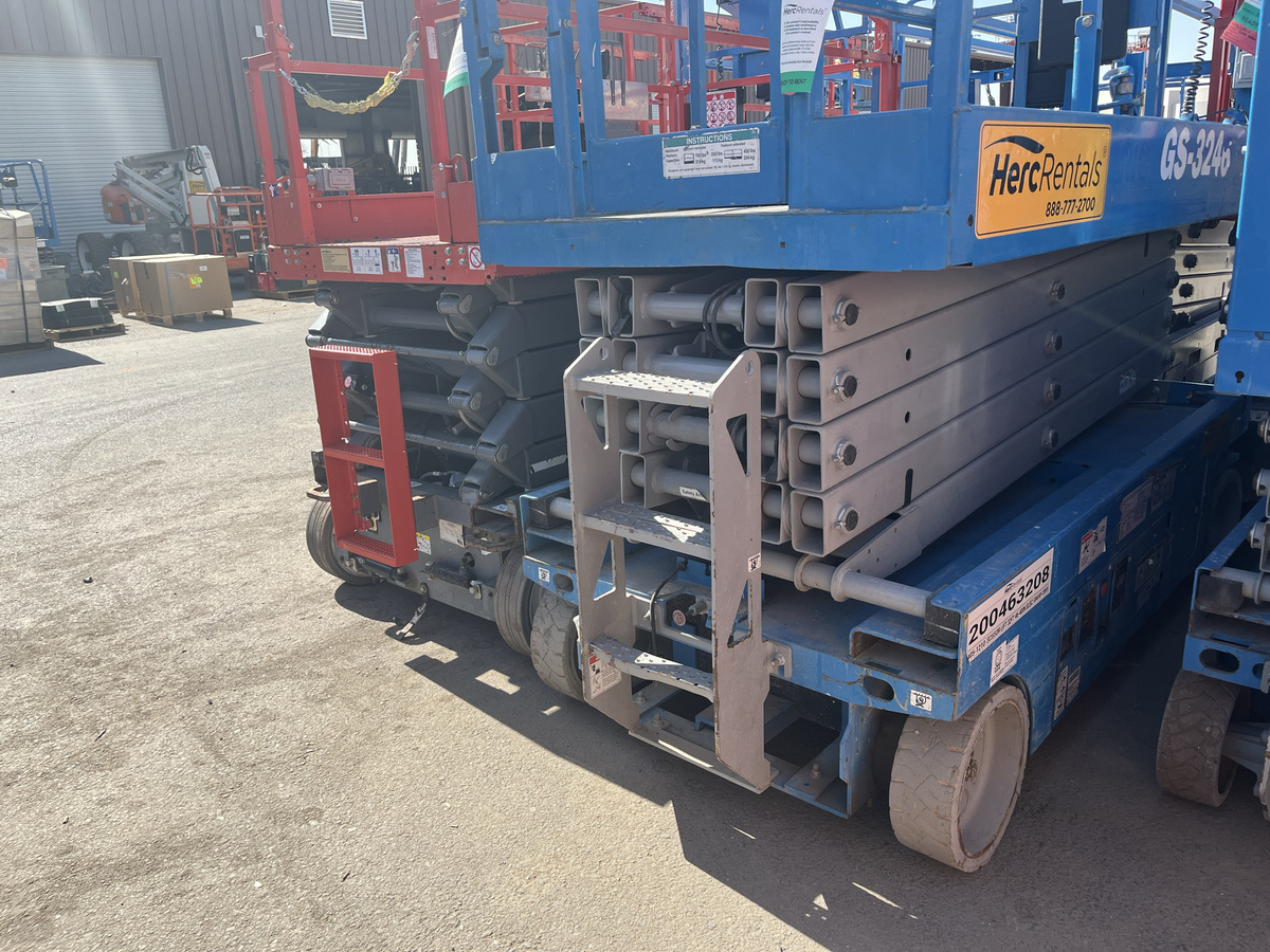 2016 Genie GS-3246