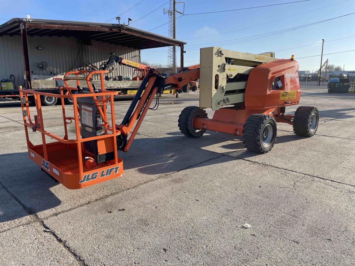 2017 JLG 450AJ-4