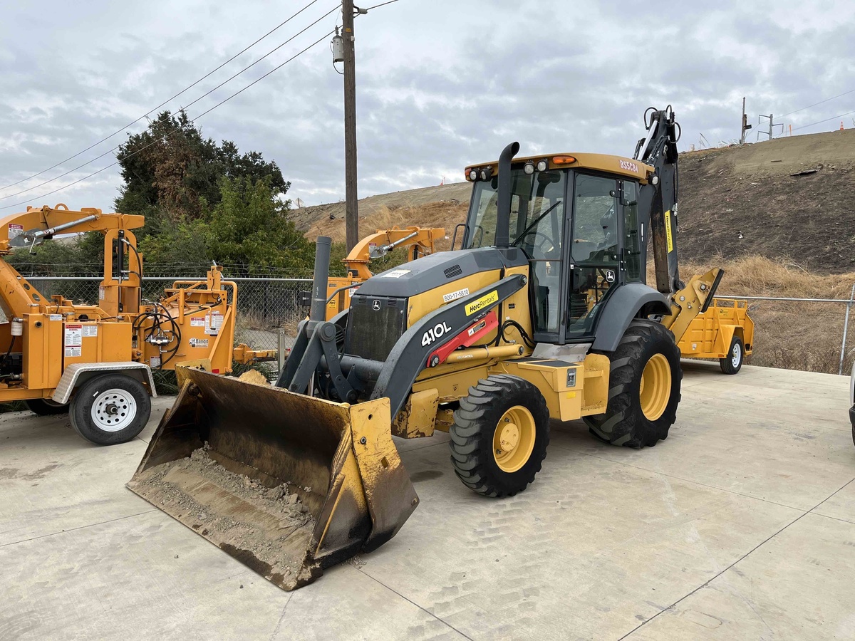 2017 John Deere 410L-1
