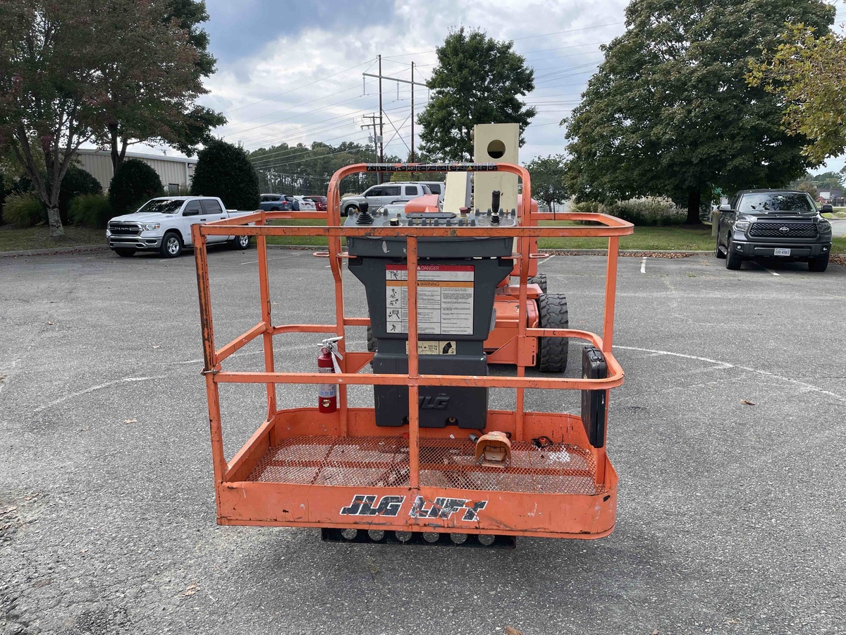2016 JLG E450A-3