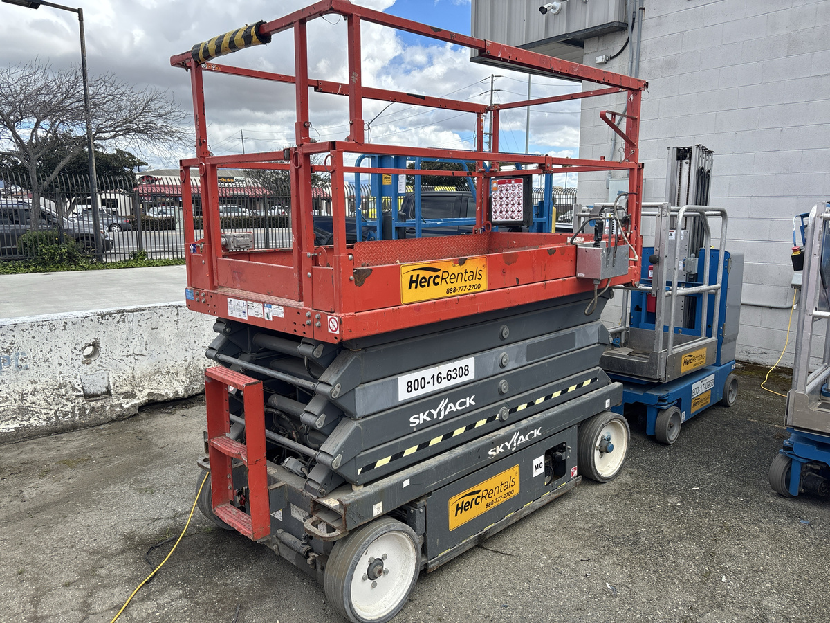 2017 Skyjack SJ4632