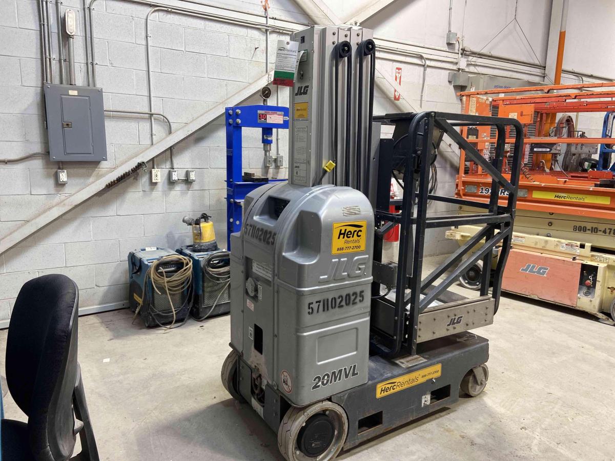 2016 JLG 20MVL