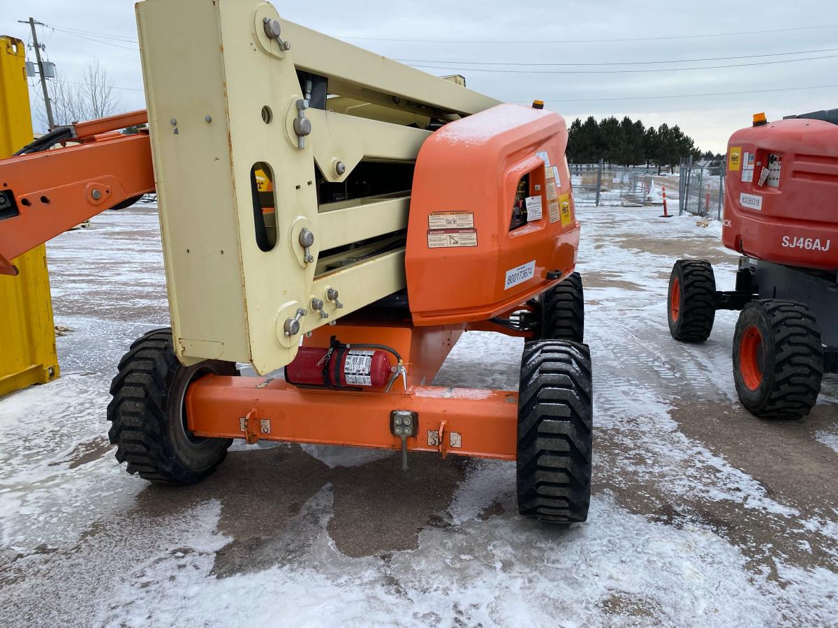 2017 JLG 450AJ