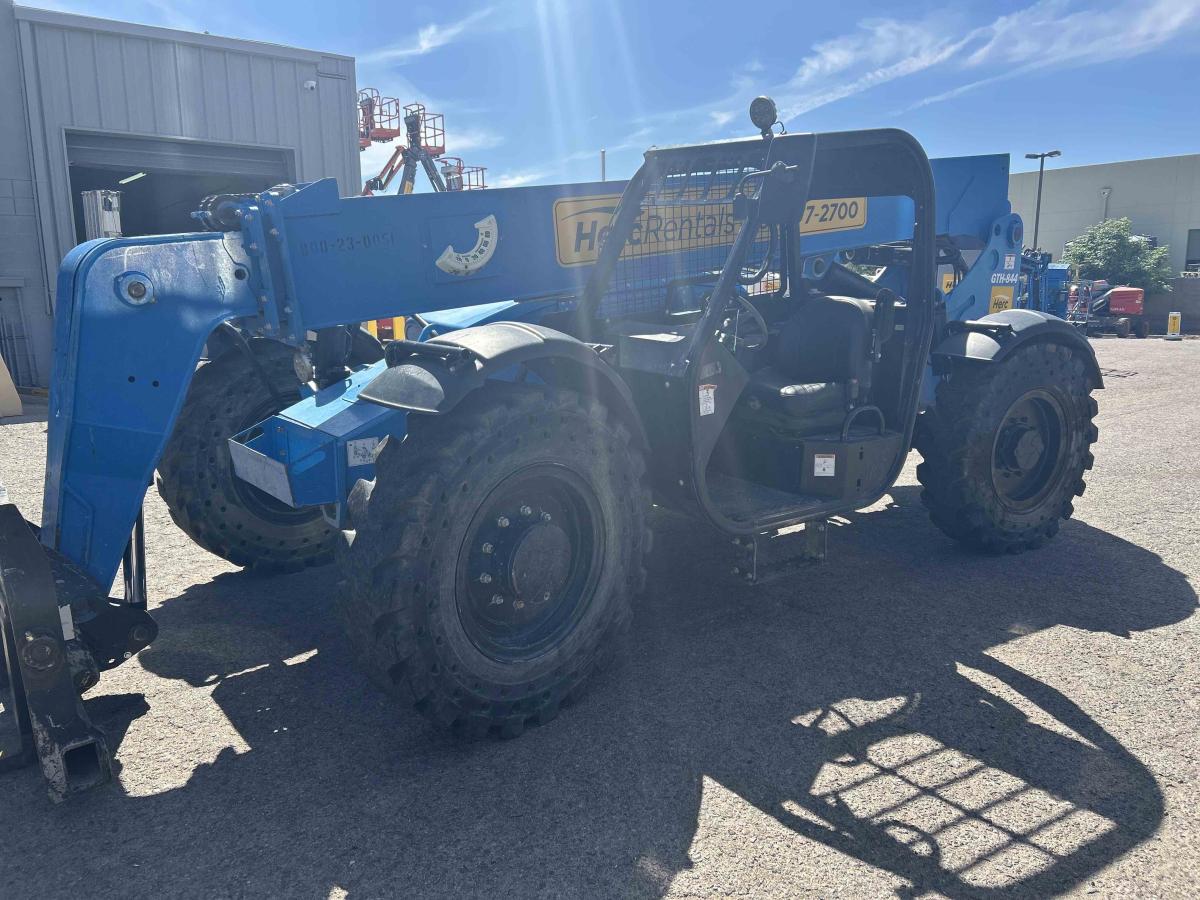 2018 Genie GTH 844