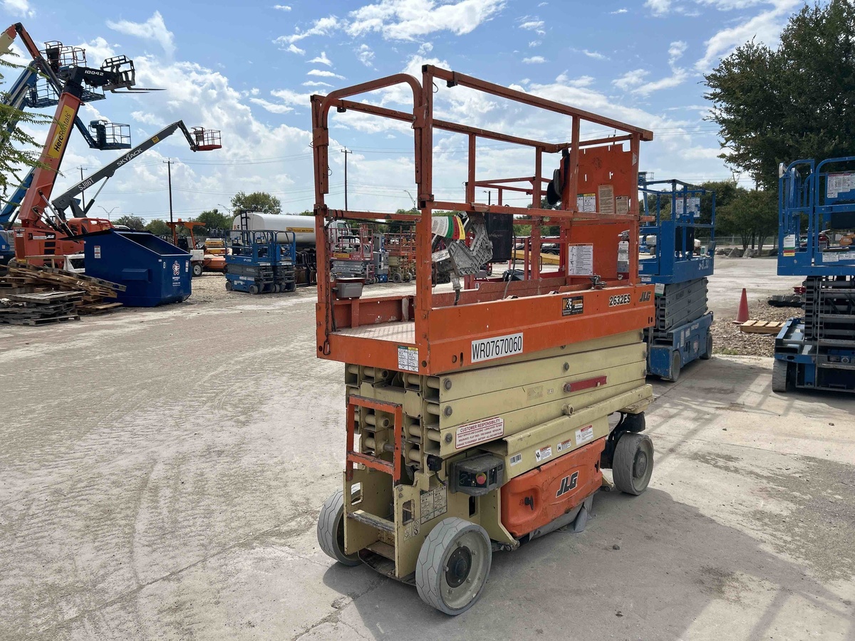 2017 JLG 2632ES-2