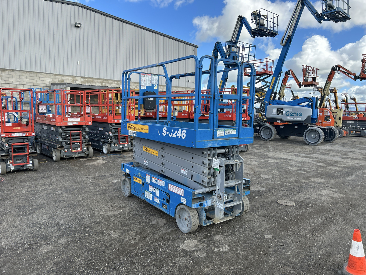 2018 Genie GS-3246-2