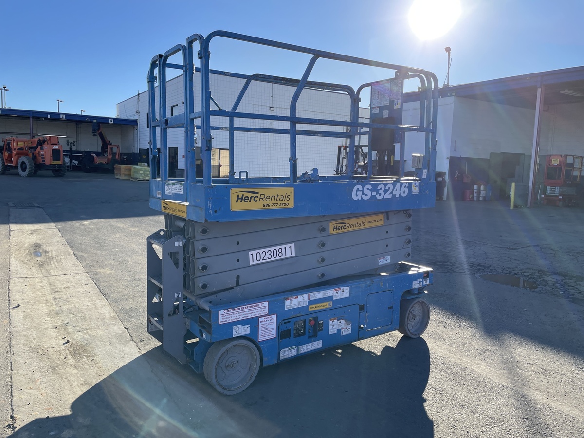 2017 Genie GS-3246-2
