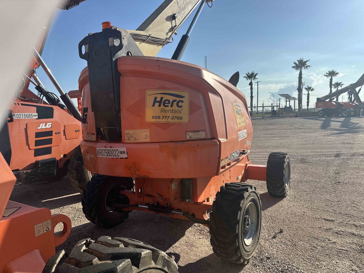 2017 JLG 460SJ-3