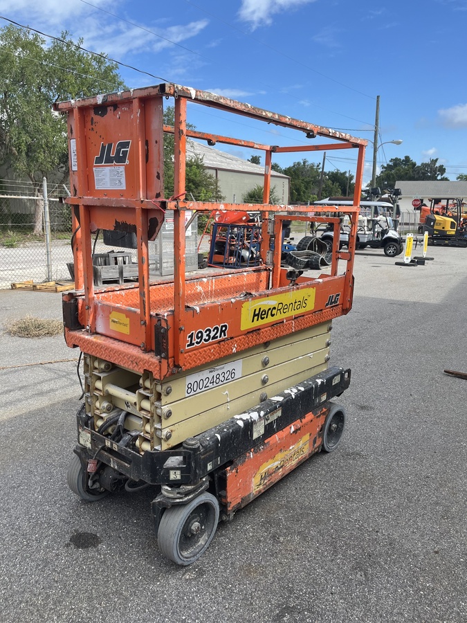 2019 JLG 1932R-4