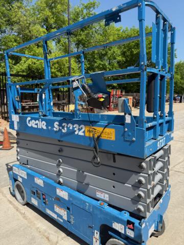 2018 Genie GS-3232