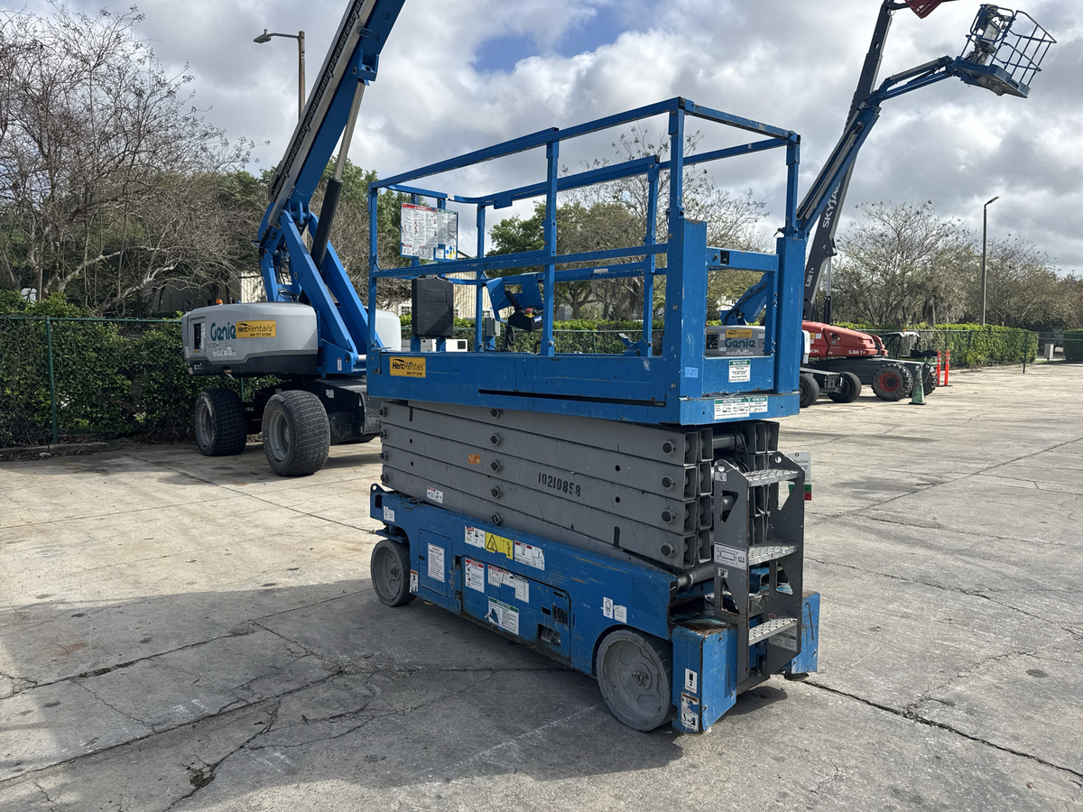 2017 Genie GS-3232-3