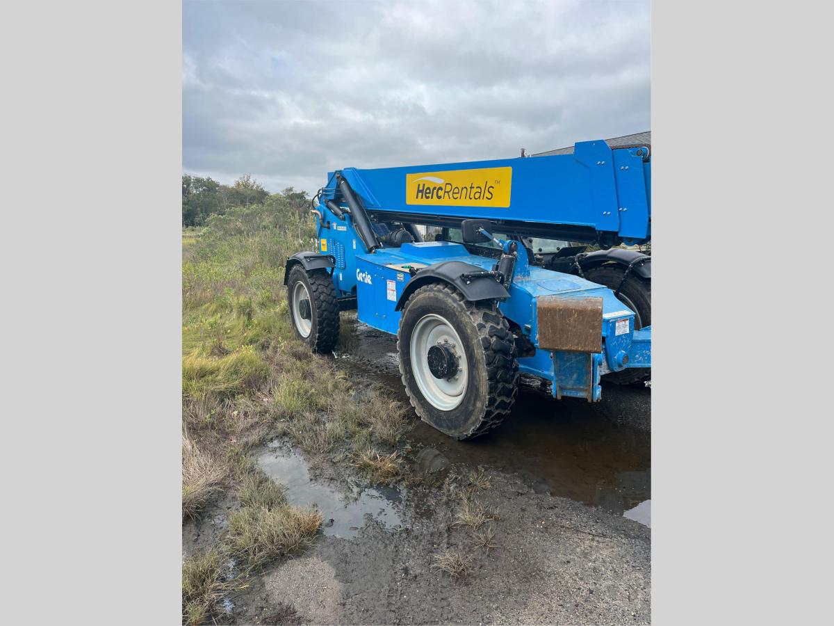 2017 Genie GTH-1056