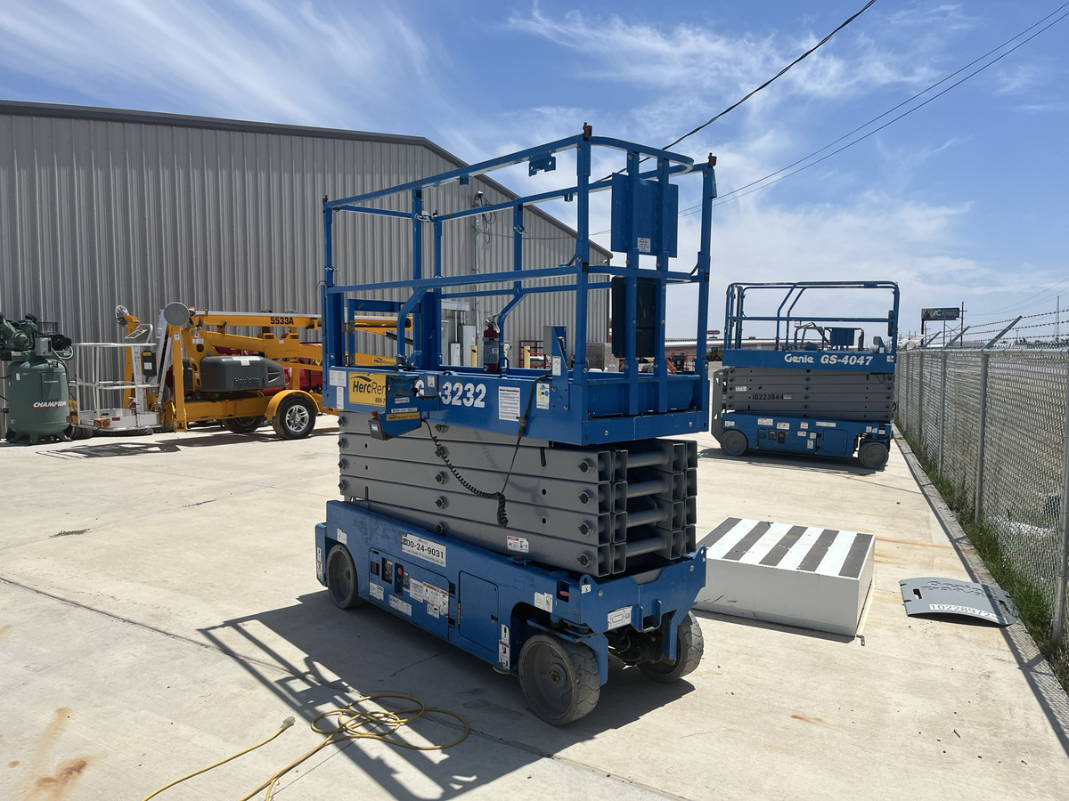 2019 Genie GS-3232